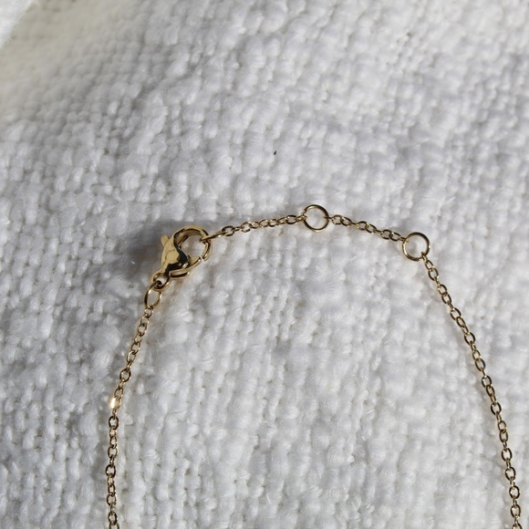 Gold Minimalist Circle Link Chain Bracelet - Picture 8 of 8